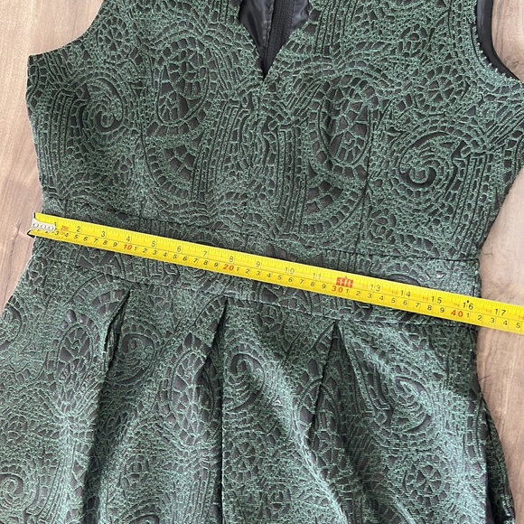 VENUS green patterned dress - like NEW - size 12 - ๐ - Picture 11 of 15